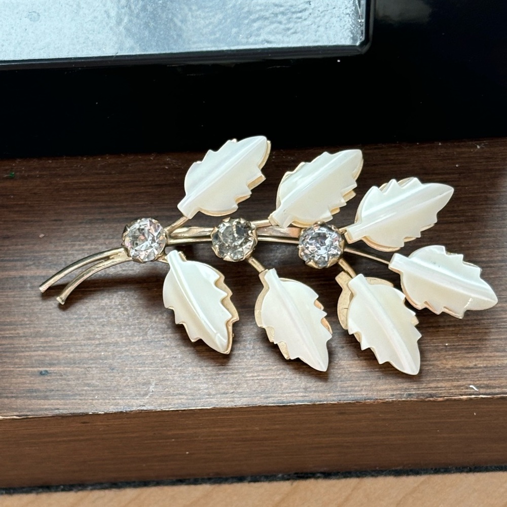 Cream color leaf brooch/ rhinestones/ gold tone/ 2.5 in length